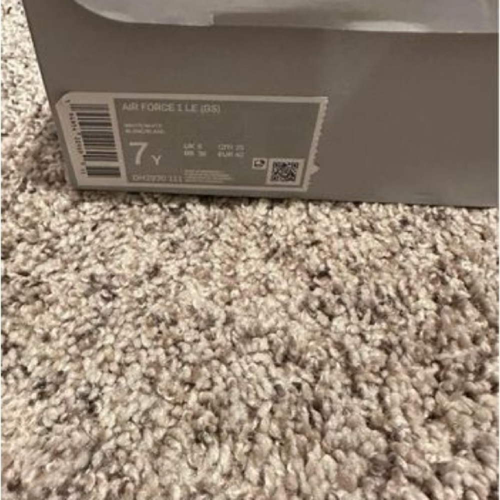 Nike Air Force 1 sneakers. Size men 7